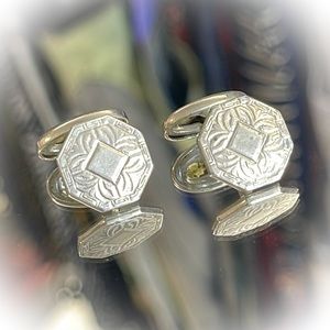 💕Beautiful Silver tone Vintage Bean back cufflinks💕